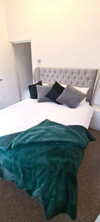 Entire 2 Bed Flat On 3Rd Floor Near City Centre & Stadium Cardiff Zewnętrze zdjęcie
