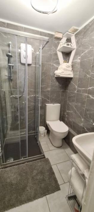 Entire 2 Bed Flat On 3Rd Floor Near City Centre & Stadium Cardiff Zewnętrze zdjęcie