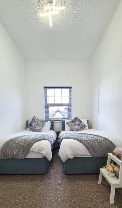 Entire 2 Bed Flat On 3Rd Floor Near City Centre & Stadium Cardiff Zewnętrze zdjęcie